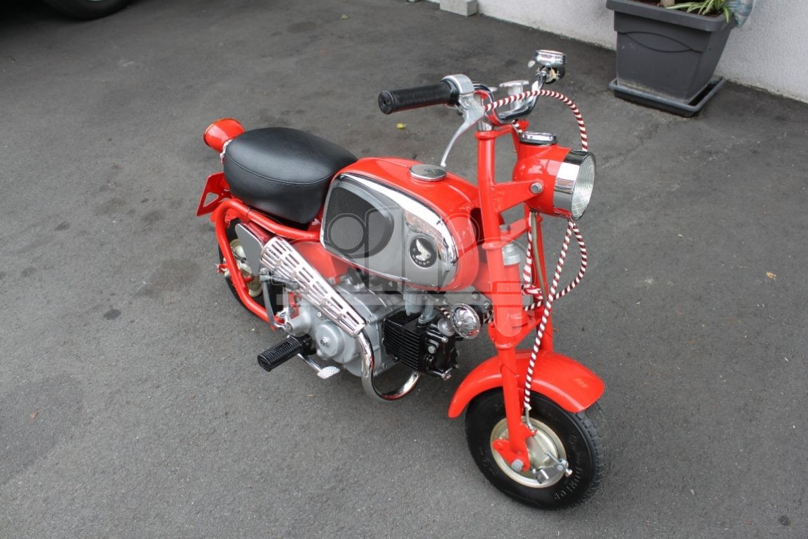 Honda cz r
